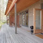 Holiday home Kuoreksenniemi & Lakehouse